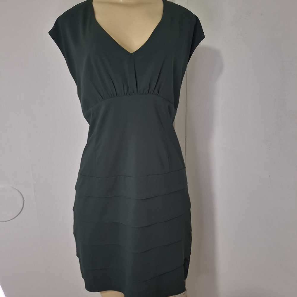 💋Love21 Forest Green V-Neck Tiered Mini Dress💋